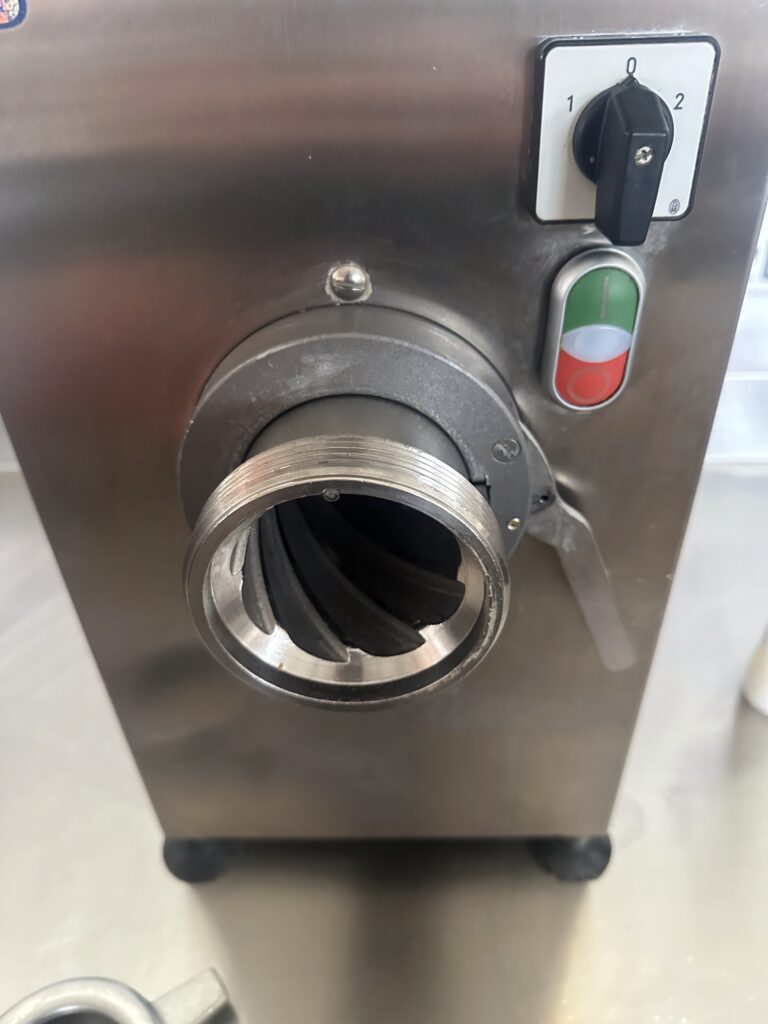 TRITACARNE DA BANCO USATO BOCCA 22/82 – MONOFASE 220V - dettaglio prodotto
